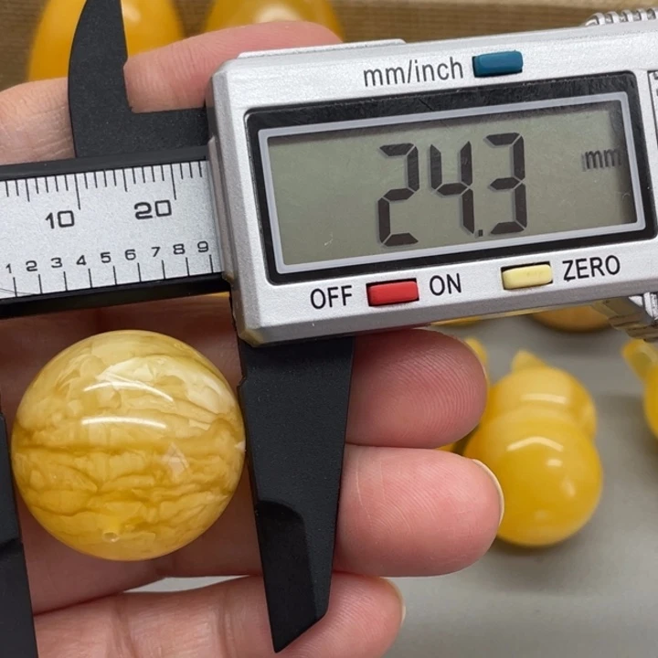 琥珀裸石未镶嵌蜜蜡