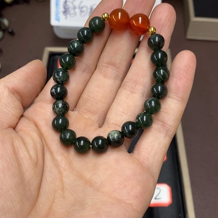 蛇纹石玉未镶嵌颈饰7