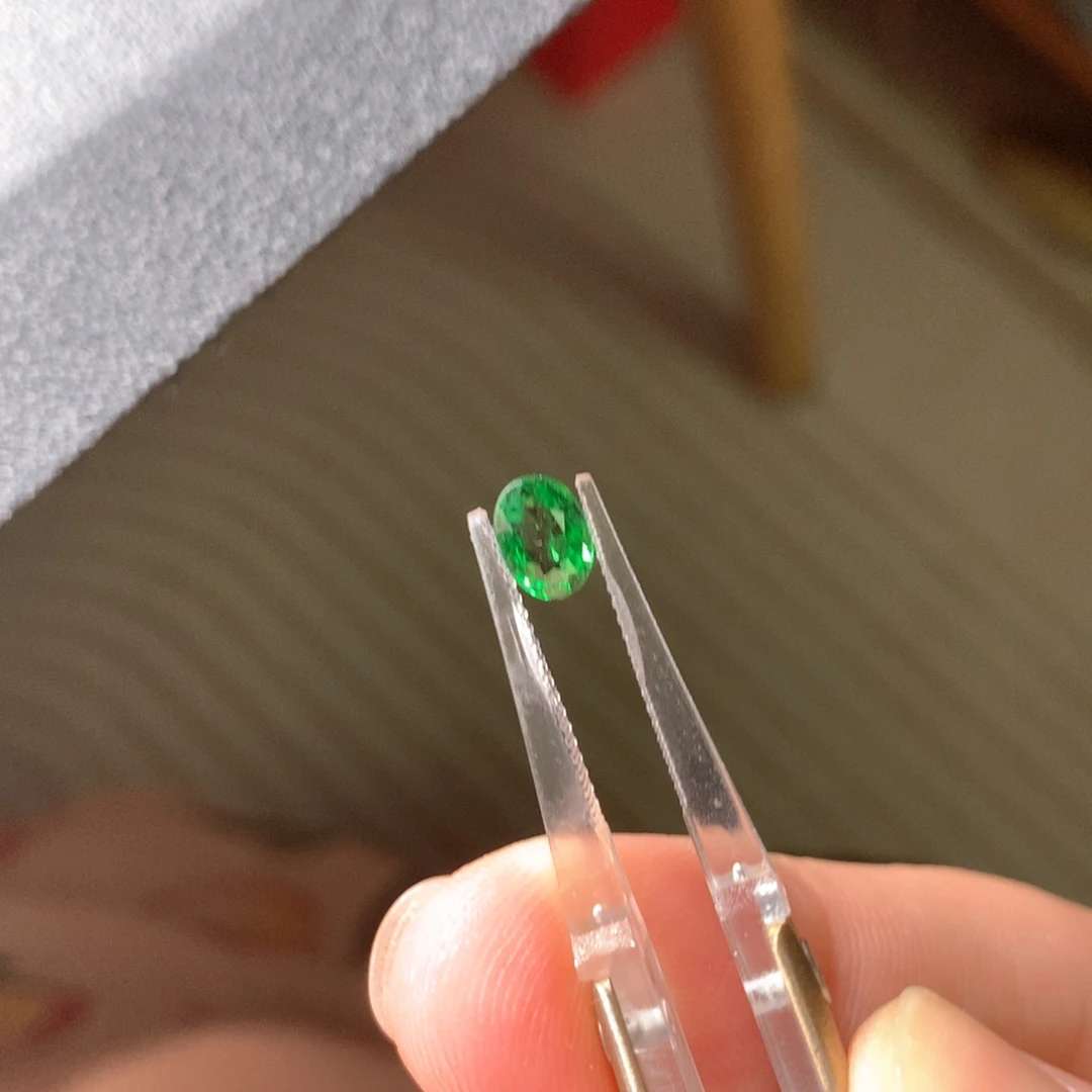 石榴石（沙弗莱）裸石未镶嵌80 分