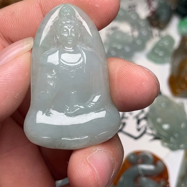 翡翠未镶嵌颈饰素衣