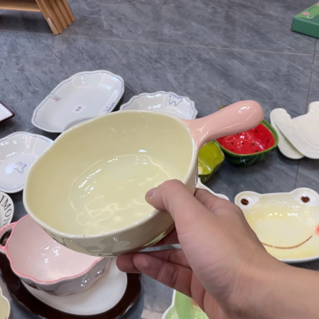 陶瓷微瑕餐具介意勿拍，满18飞！