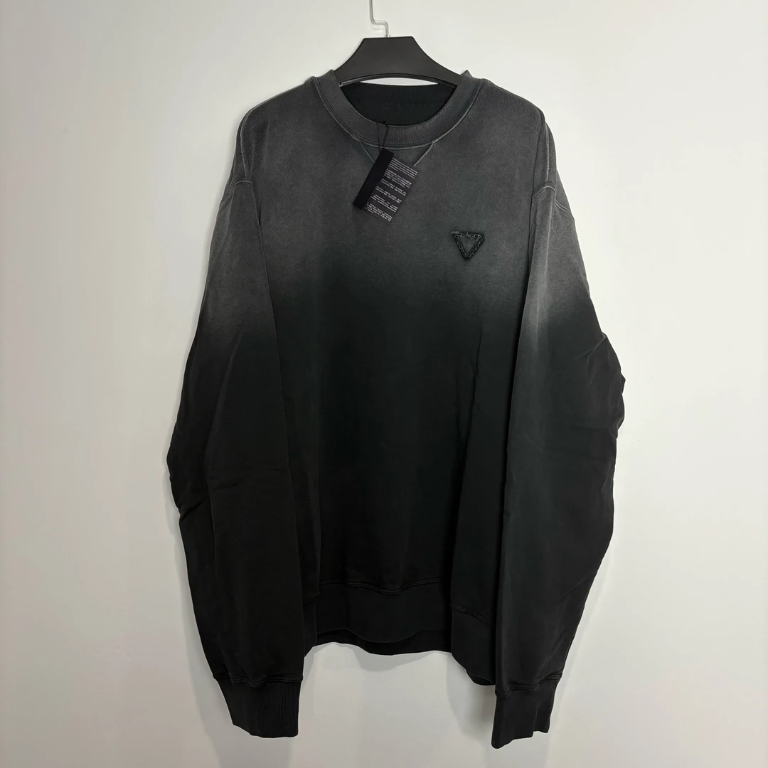 未使用 Prada/普拉达 （vd）渐变水洗磨损三角标Logo卫衣L码 0313