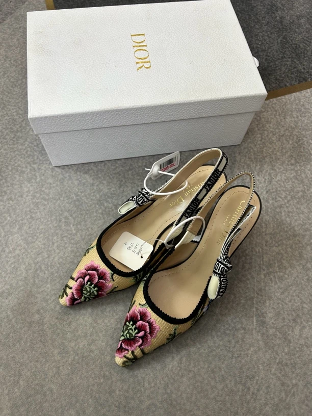 99新 DIOR/迪奥 花纹尖头高跟鞋三七码