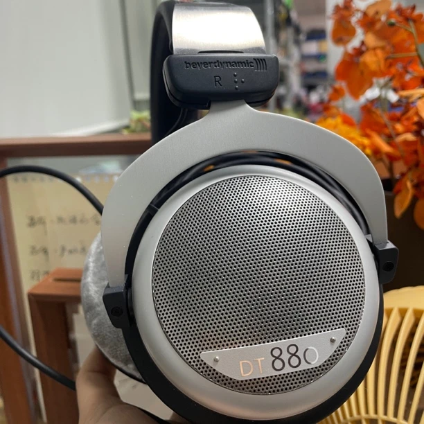 95新 beyerdynamic/拜雅 DT880头戴式高素质HIFI头戴耳机32欧