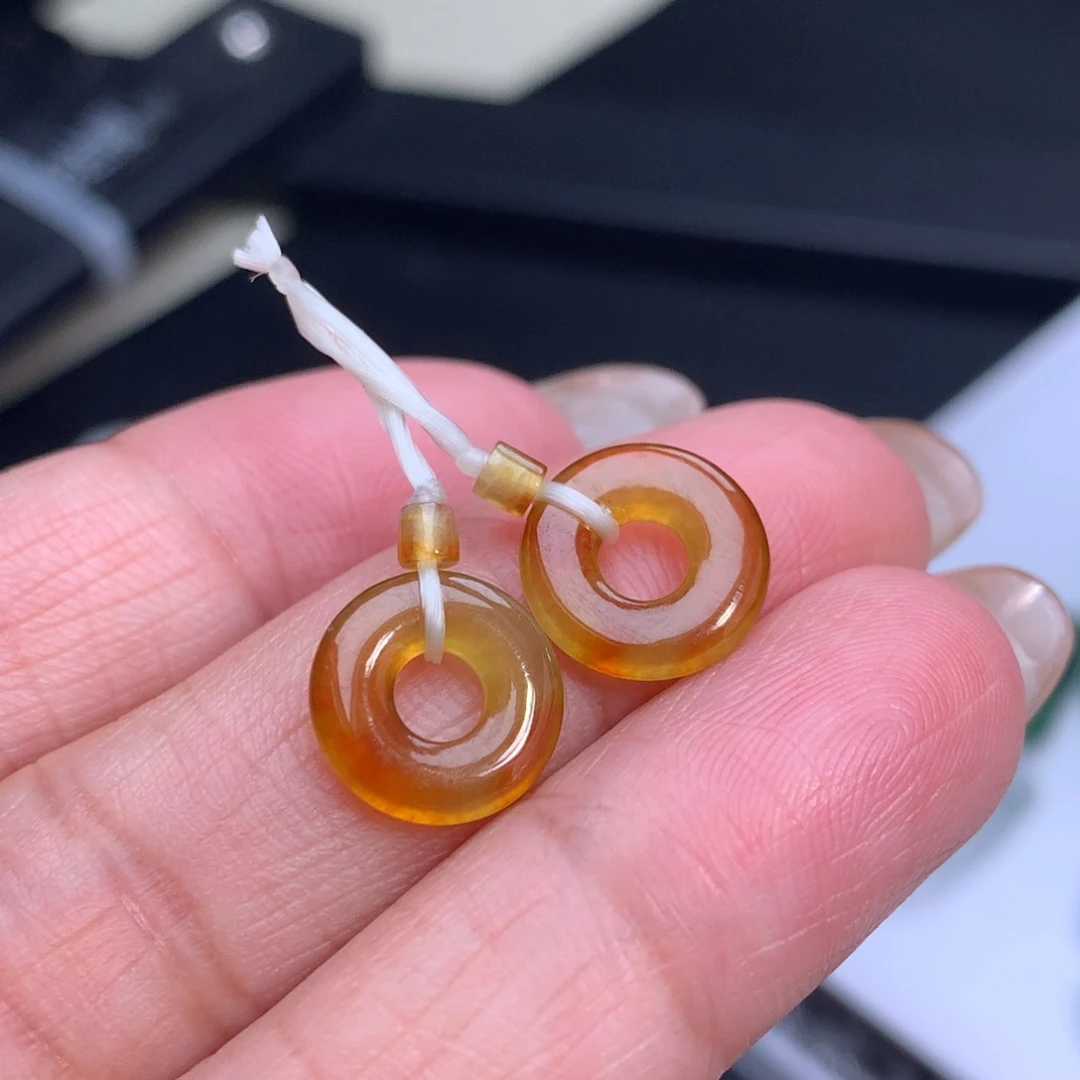 翡翠未镶嵌颈饰甜甜圈