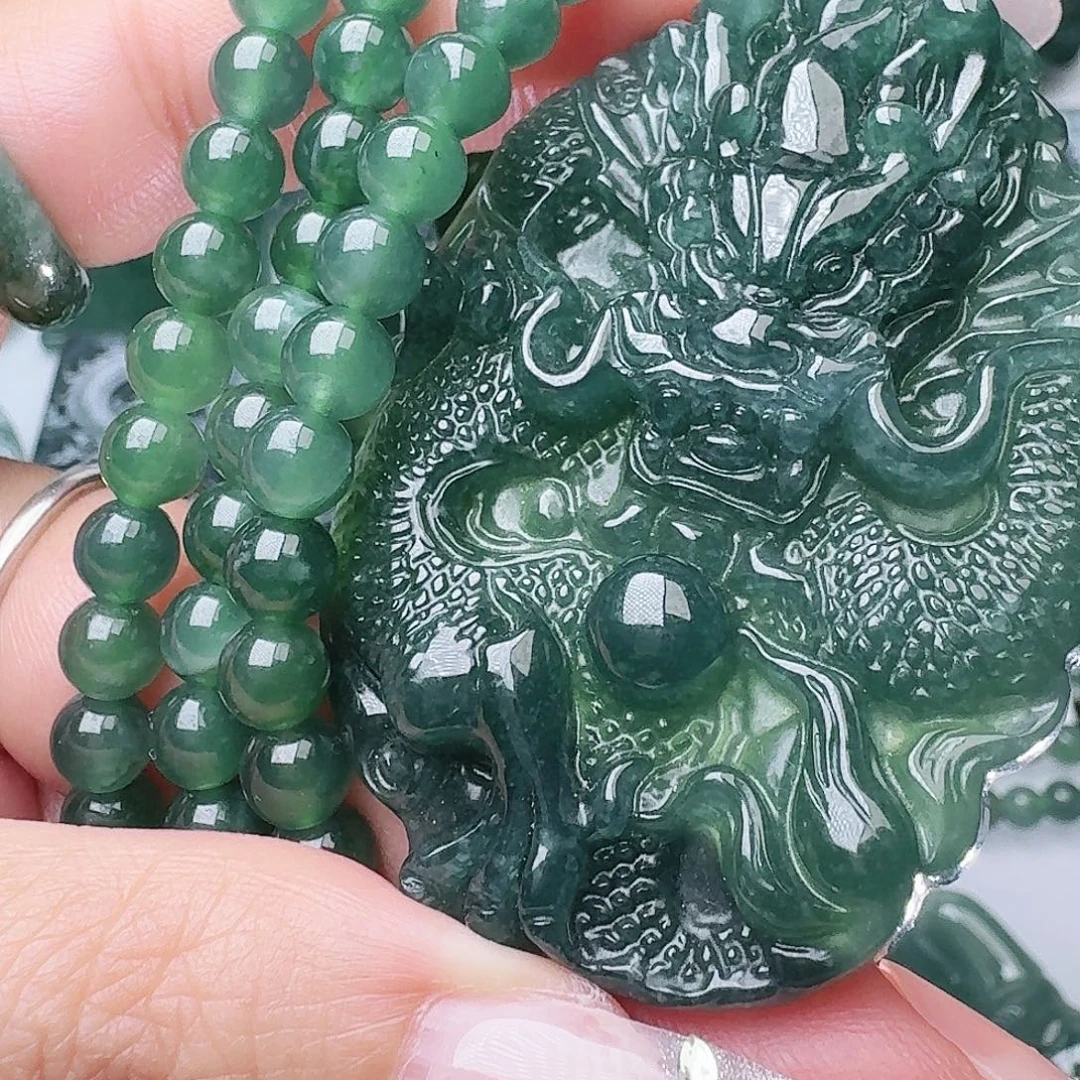 翡翠未镶嵌颈饰11