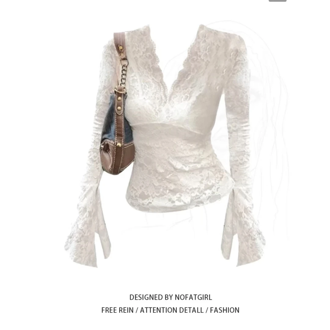 （胖珊）纯欲喇叭袖蕾丝衫女秋新修身显瘦甜辣短上衣87168