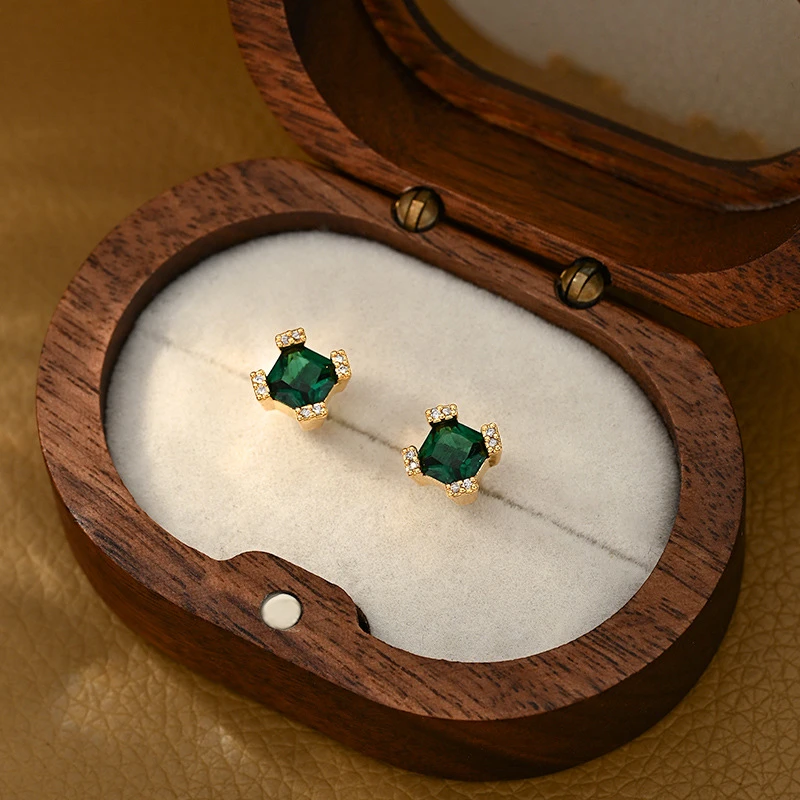 铜合金锆石耳饰 耳钉素款精美金色精致几何欧美优雅经典复古风