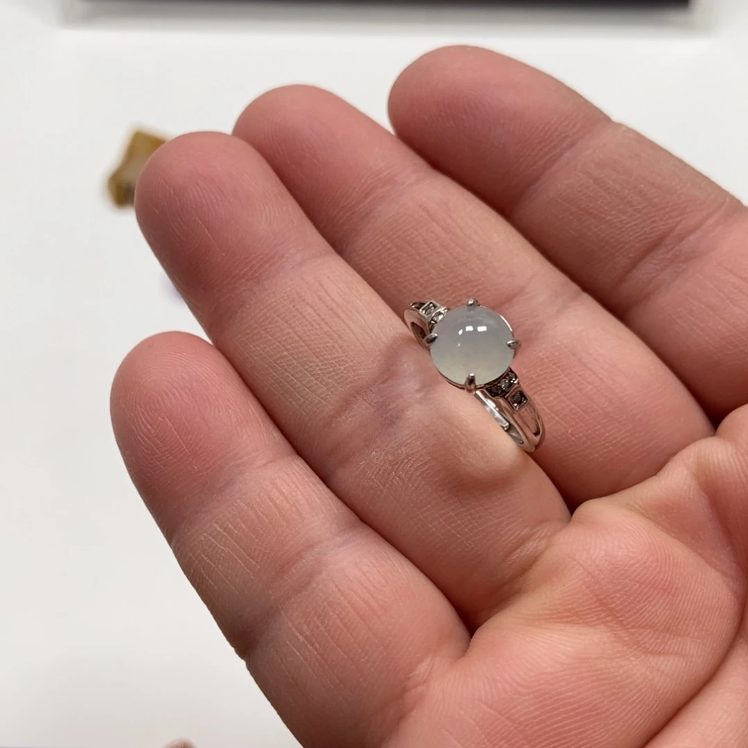 翡翠戒指未镶嵌翡翠