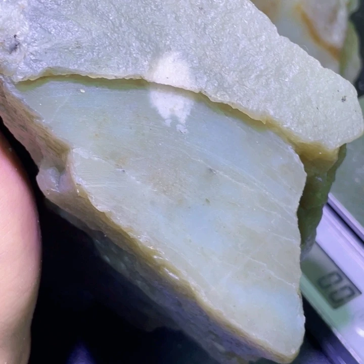 御***生未镶嵌和田玉珠宝半成品
