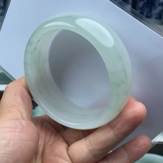 石英质玉（金丝玉）未镶嵌手镯