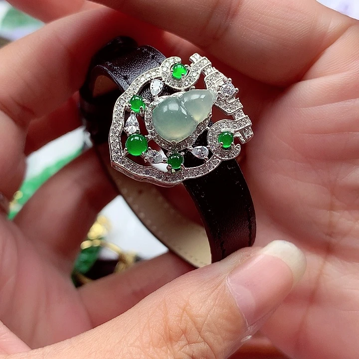 翡翠银S925镶嵌颈饰翡翠