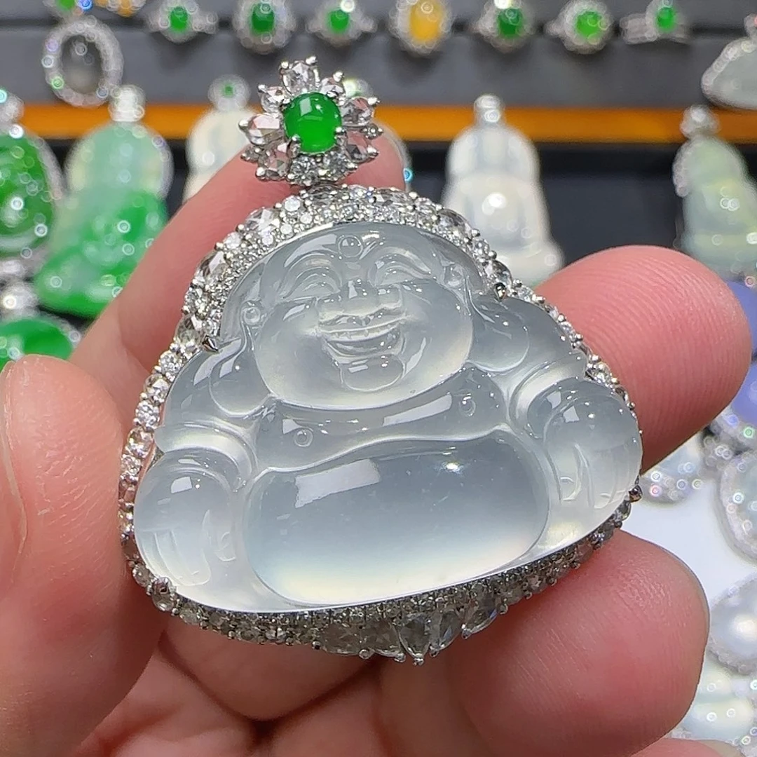 翡翠18K金镶嵌颈饰S****.天然翡翠