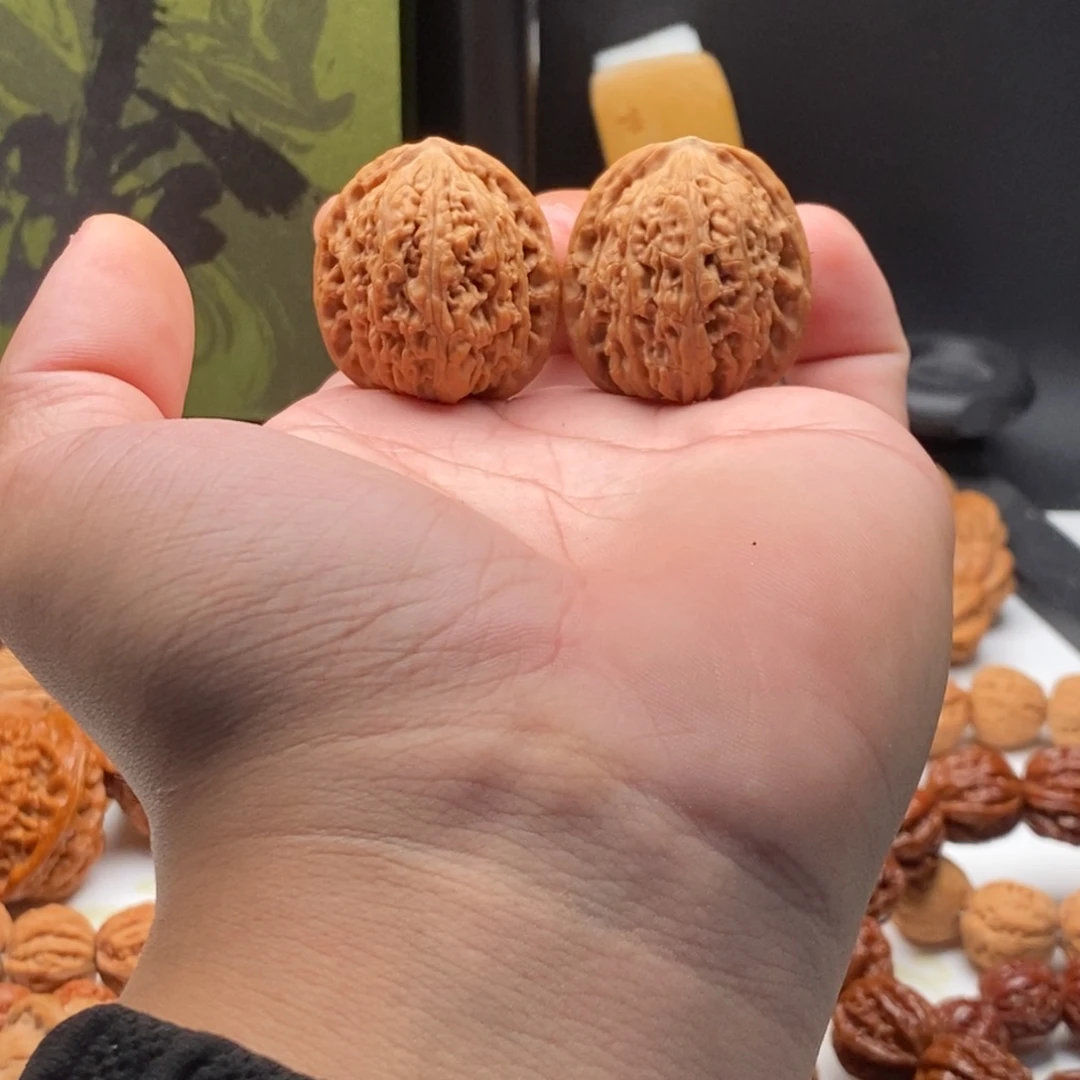 把件文玩核桃33.5全品红玛瑙密纹