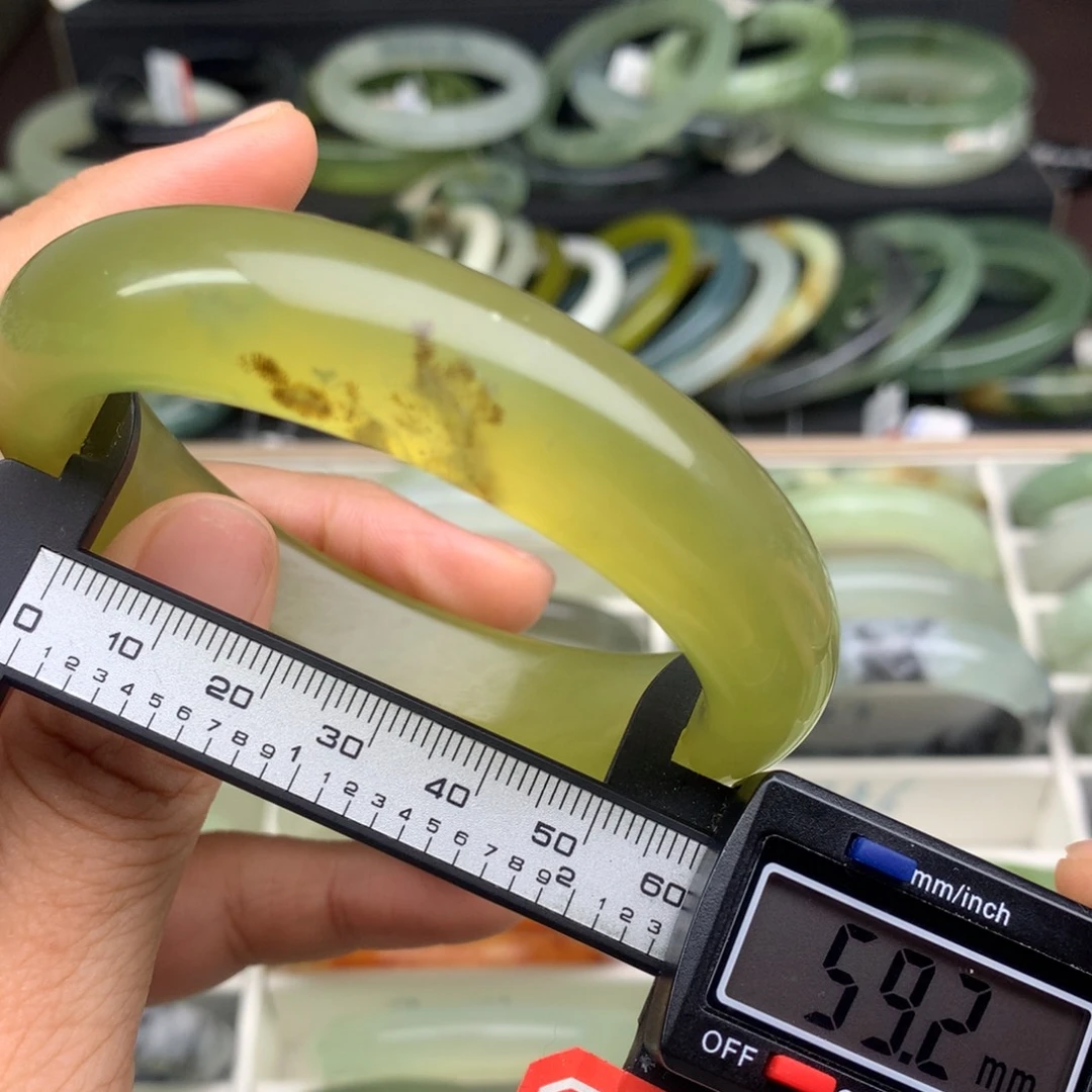 蛇纹石玉未镶嵌手镯746