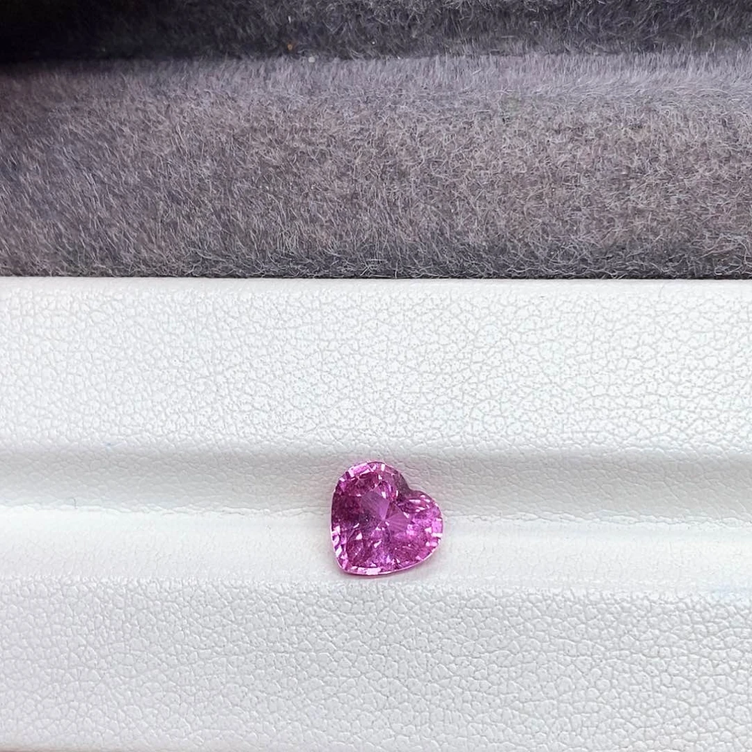 蓝宝石裸石未镶嵌2.03克拉天然无烧粉蓝宝