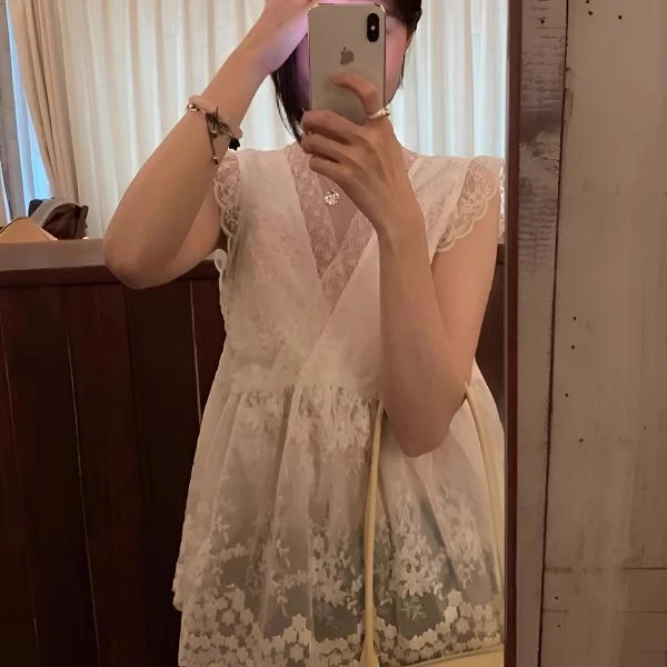 【薇薇领】蕾丝背心绝美温柔风设计洋气减龄收腰蕾丝显瘦