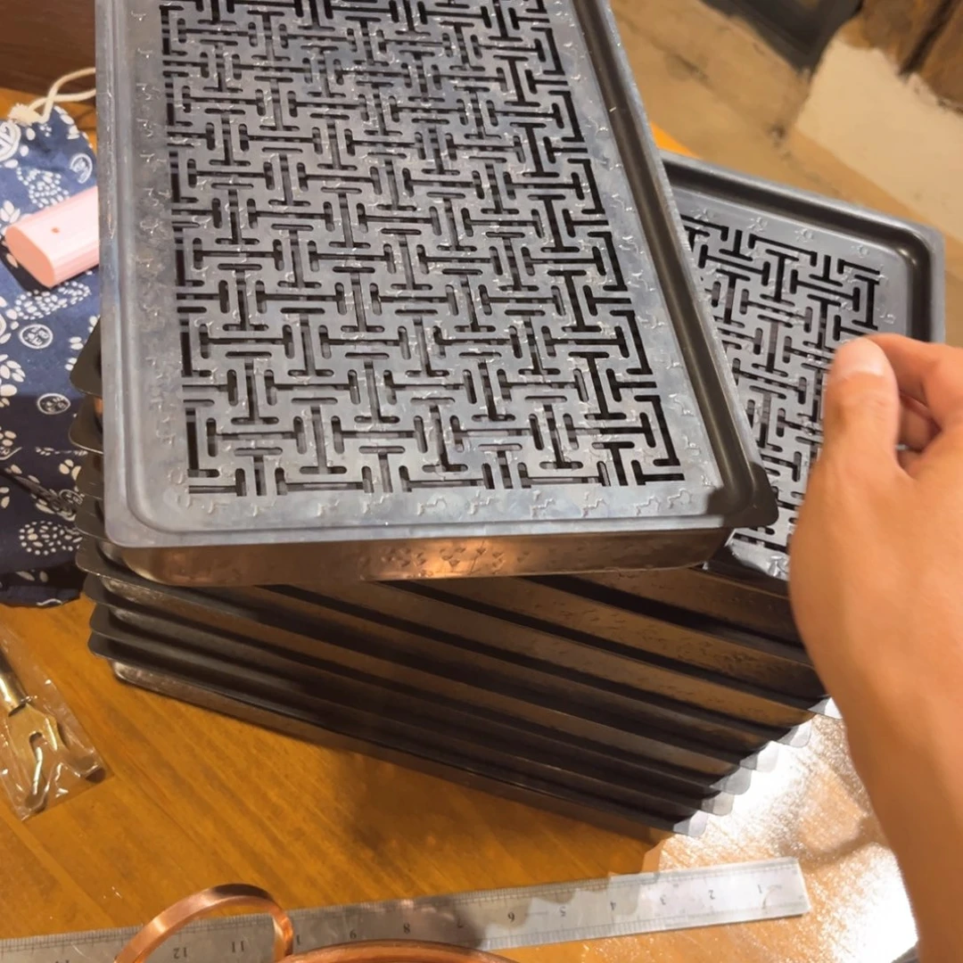 太**钩长方形复古窗花壶承