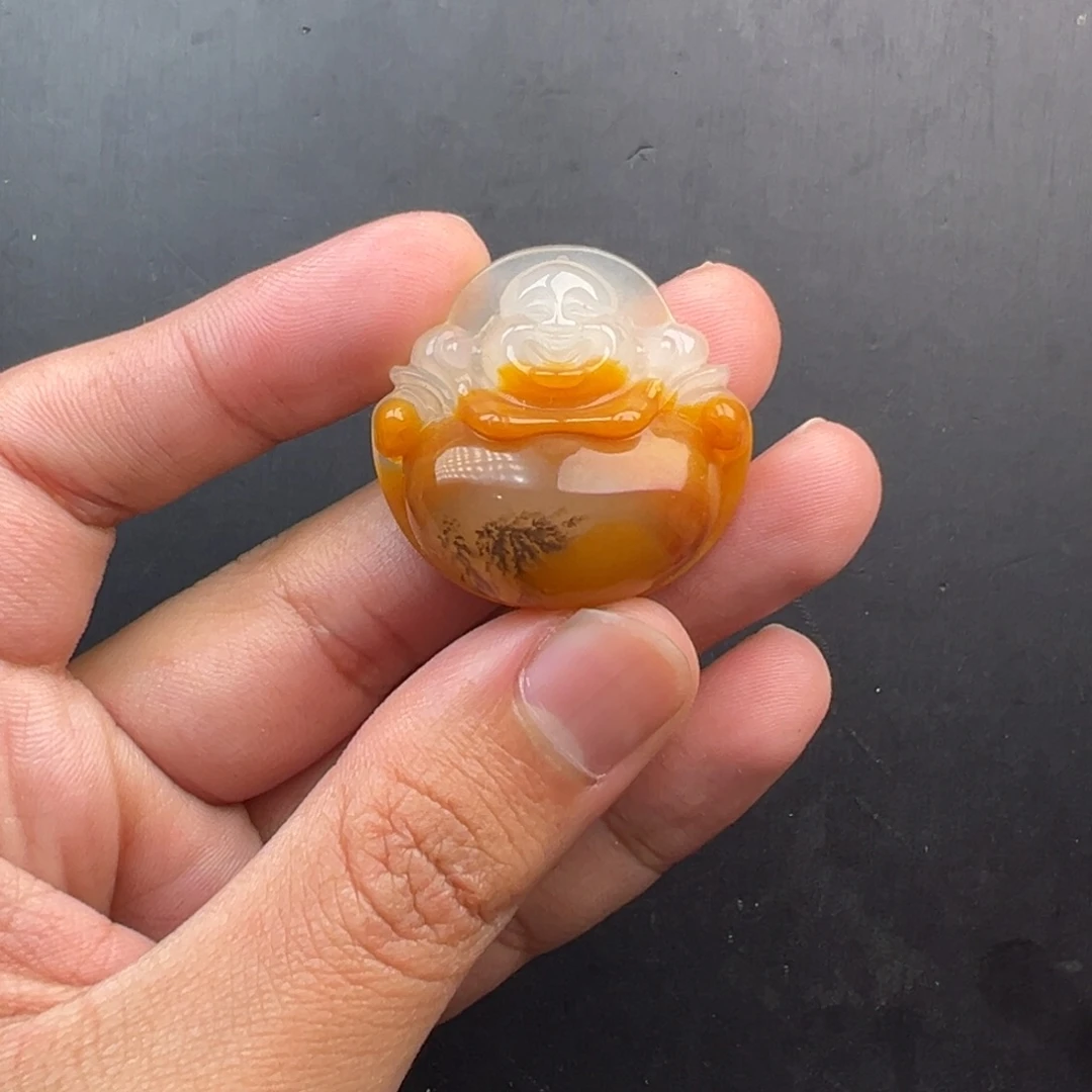石英质玉（黄龙玉）未镶嵌颈饰