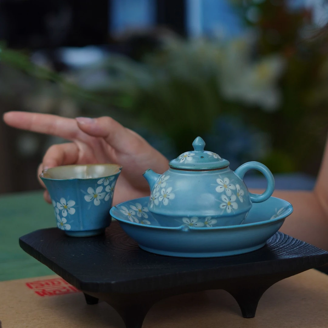 浅蓝底梨花合欢壶-花口杯-壶承-手绘堆料