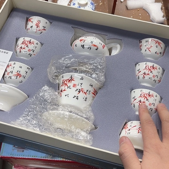 孤品茶具套装等。