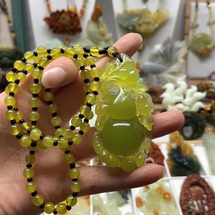 未镶嵌蛇纹石玉颈饰