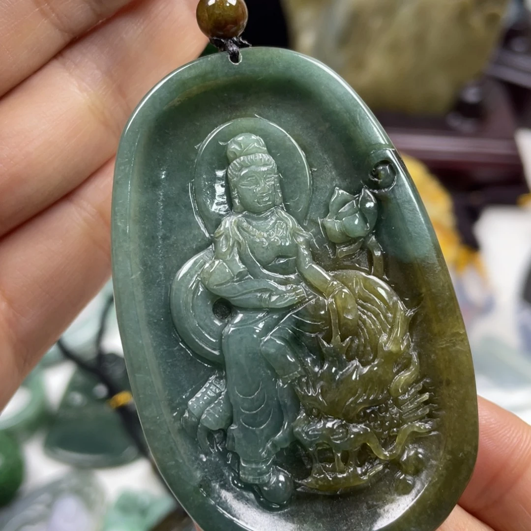 翡翠未镶嵌颈饰牌子