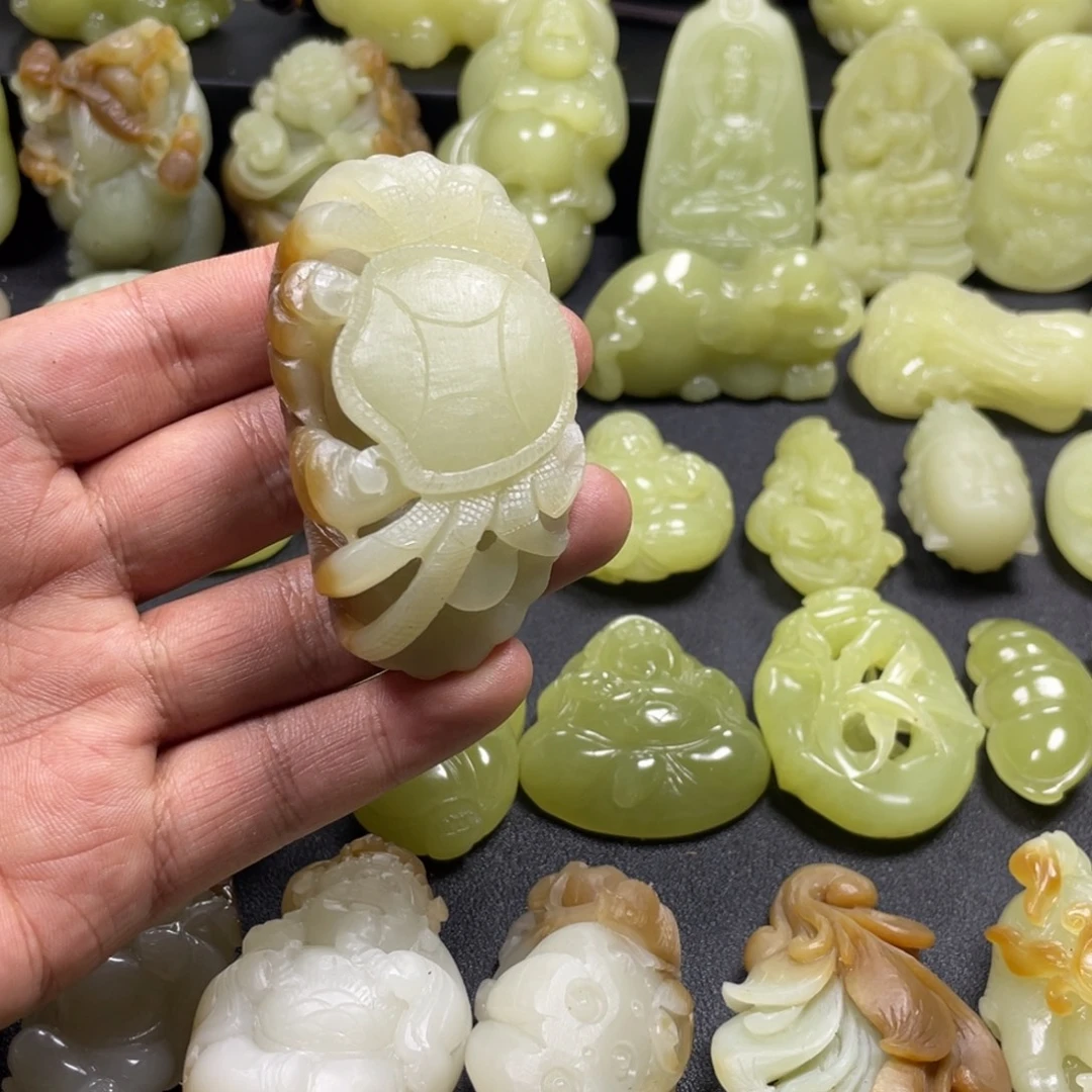 和田玉未镶嵌颈饰