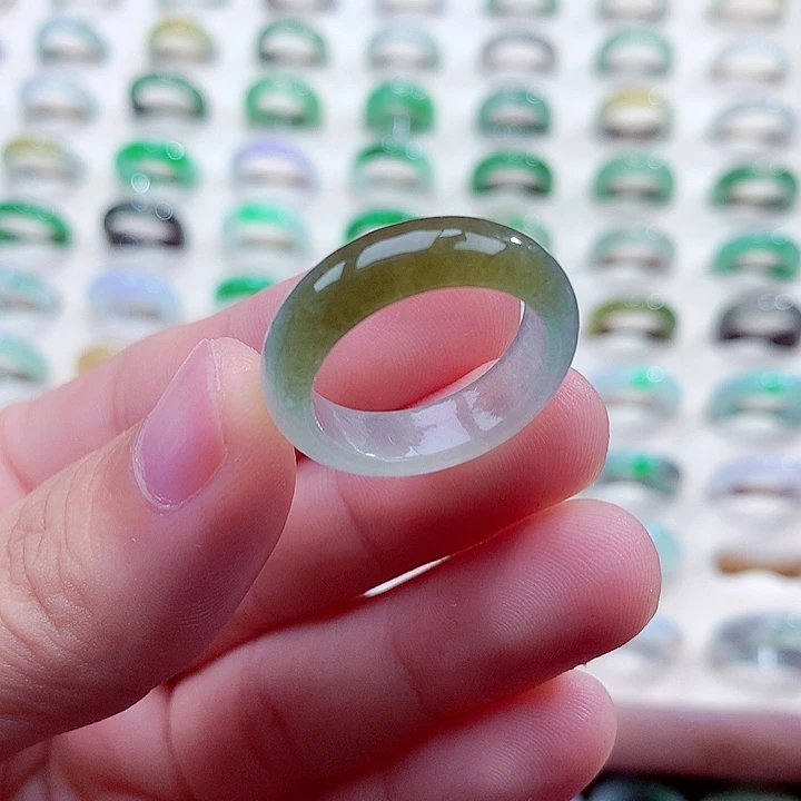 光***哥翡翠未镶嵌戒指20号