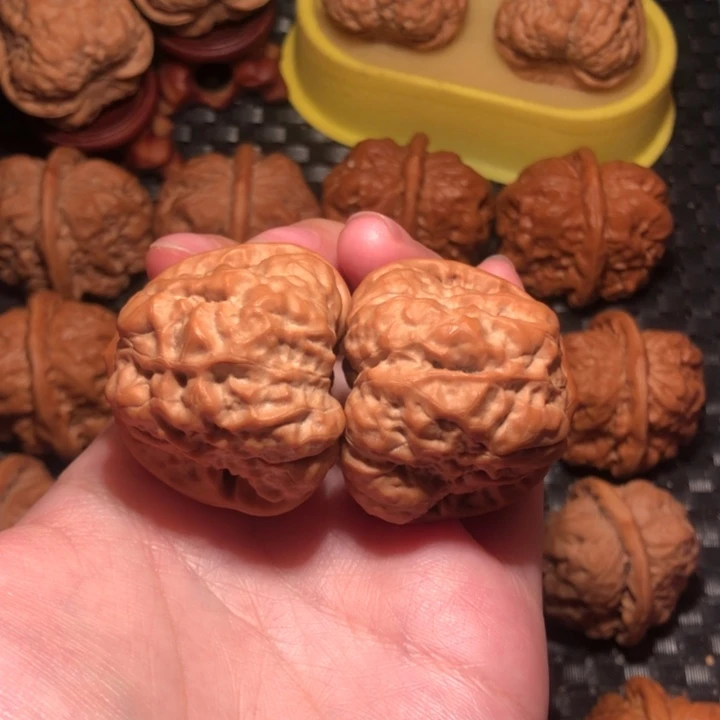 刘***洲把件文玩核桃蛤蟆