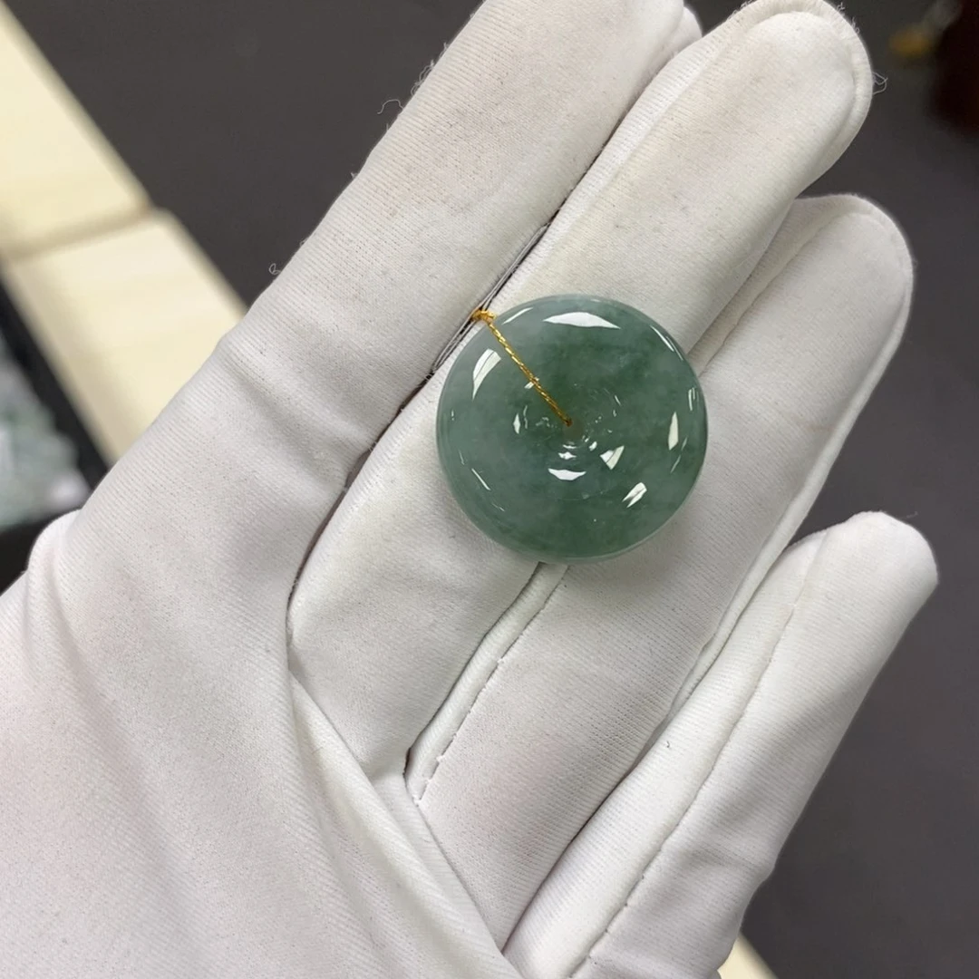 翡翠未镶嵌颈饰平安扣