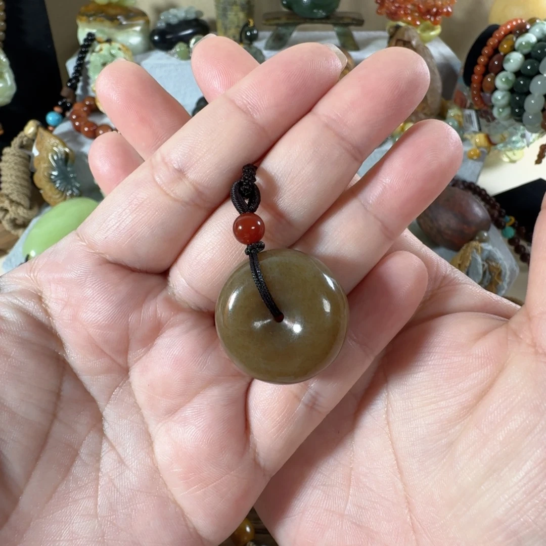 岫岩老玉（透闪石质玉）未镶嵌颈饰