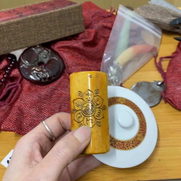 瓷片哈中古工艺品一件