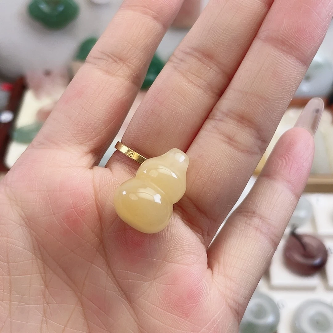 颈饰合金石英质玉（缅黄）