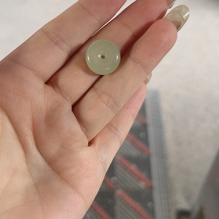 晓***酥颈饰未镶嵌和田玉和田玉平安扣