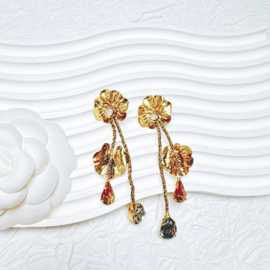 95新  柚礼中古/CD素金花朵流苏耳钉LZ502253