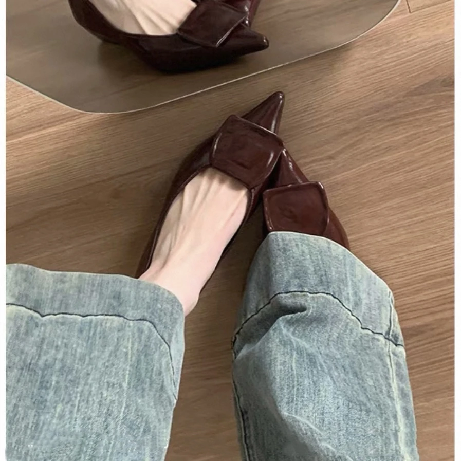 2025秋季新款法式气质红色粗跟尖头单鞋配裙子百搭黑色低跟女鞋40