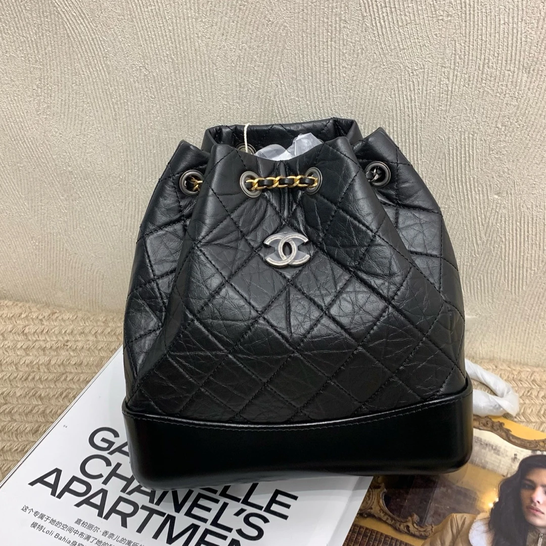 99新 Chanel/香奈儿 黑银牛皮流浪双肩包 23年 芯片款