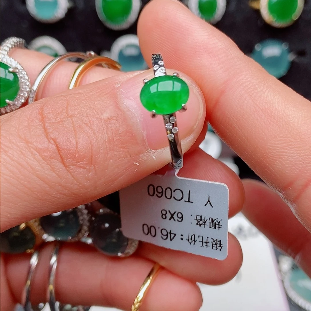 翡翠戒指银S925镶嵌。**。855854858