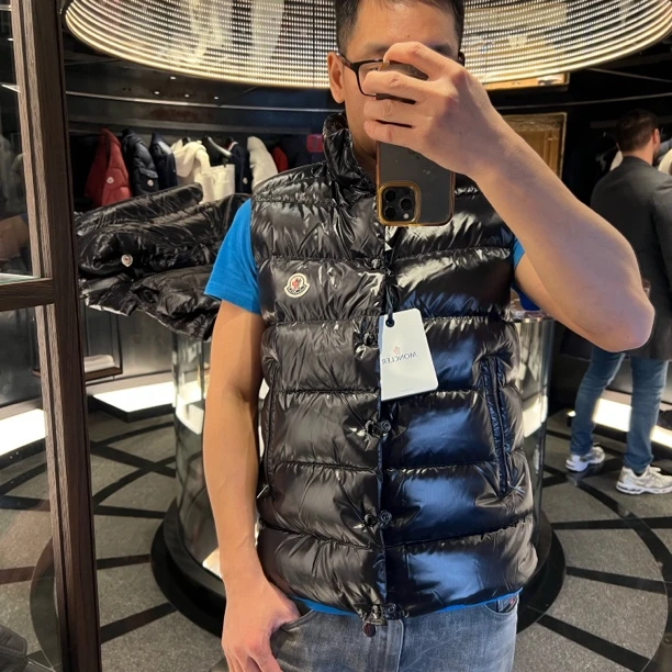 未使用 MONCLER 蒙口男士经典黑色羽绒马甲 TIBB 正常版型
