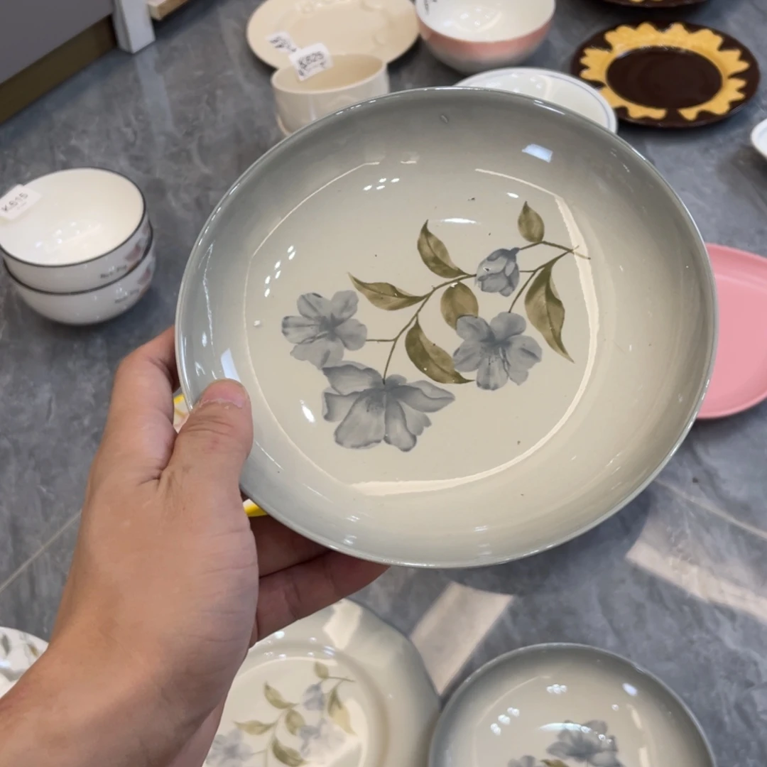 陶瓷微瑕餐具介意勿拍，满18飞！