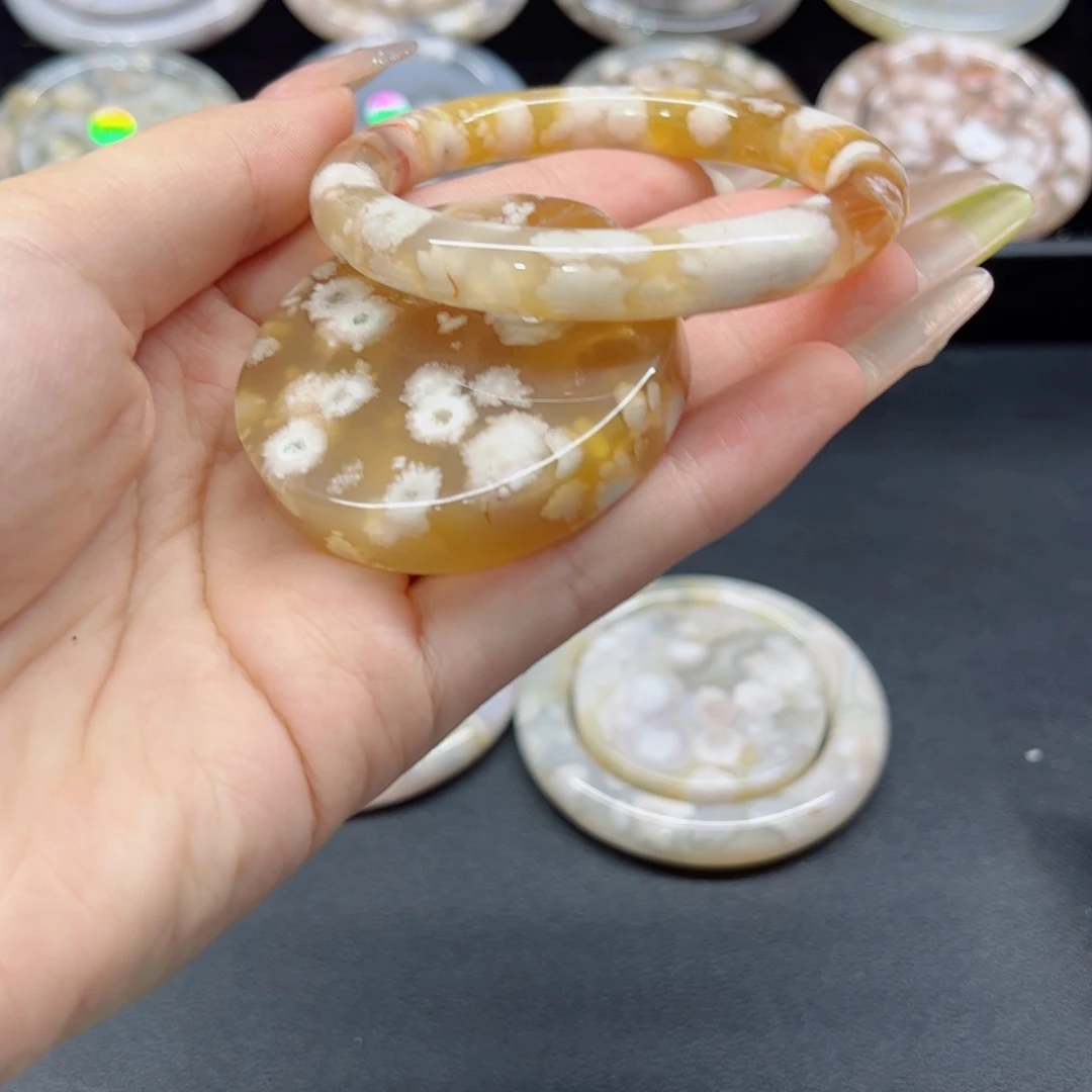 玛瑙/玉髓手镯未镶嵌5152