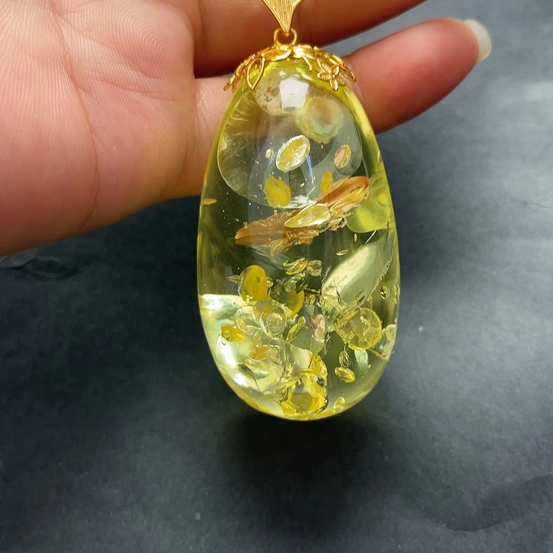 琥珀未镶嵌裸石吊坠