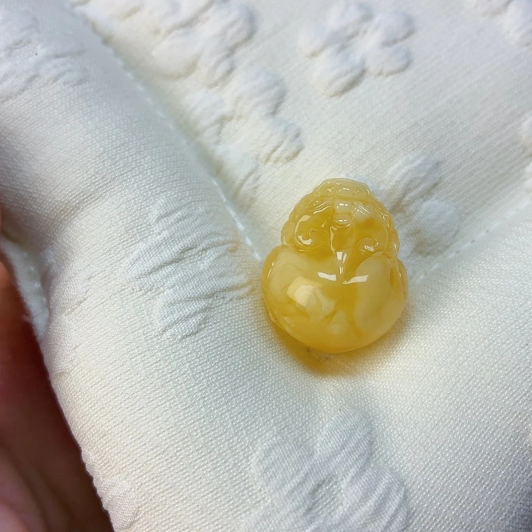 蜜蜡未镶嵌裸石貔貅3g