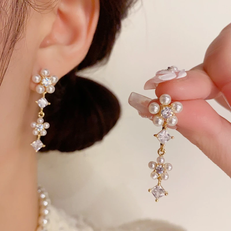铜合金耳饰 秋冬新款时尚温柔珠珠花瓣流苏耳坠小众闪钻耳环B188