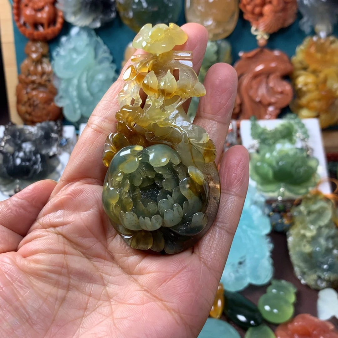 蛇纹石玉未镶嵌挂坠