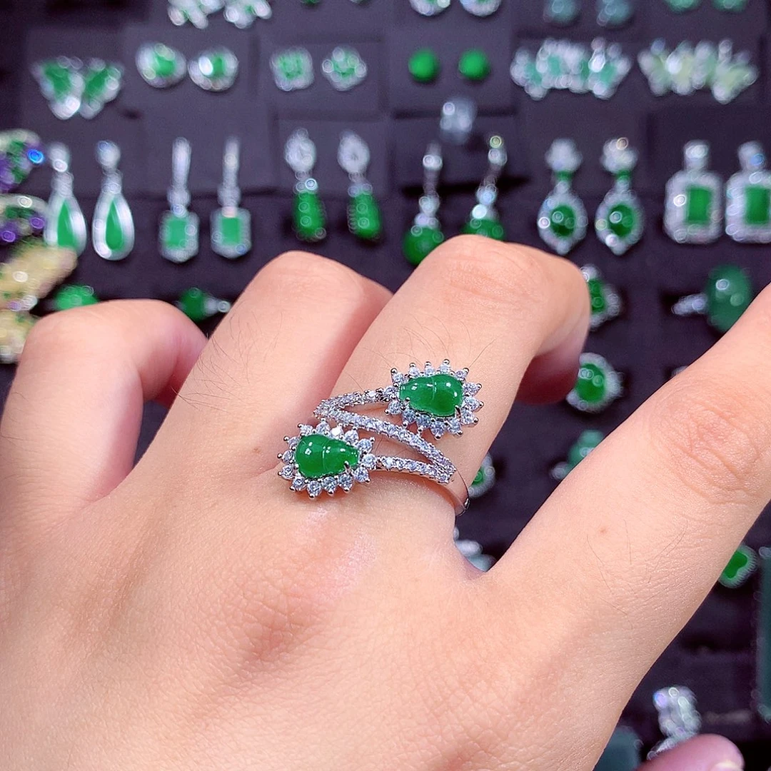 颈饰未镶嵌翡翠天然