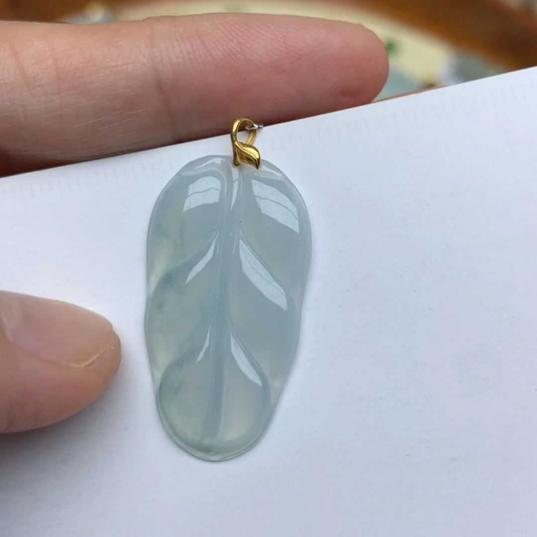 颈饰18K金镶嵌翡翠
