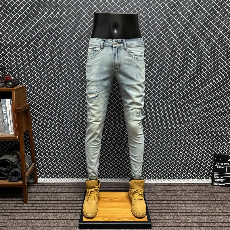 夏季薄款浅色修身牛仔裤男款男士潮流破洞时尚小脚裤休闲长裤裤子