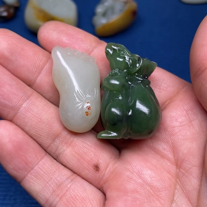 颈饰未镶嵌和田玉玉**娘